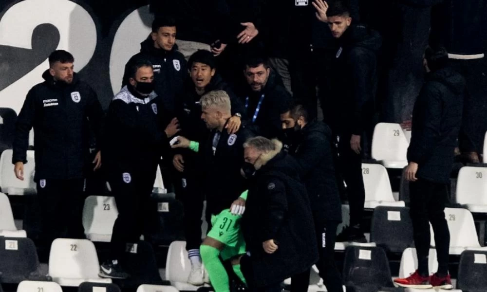 Τούμπα: Ένταση μεταξύ οπαδών και ποδοσφαιριστών του ΠΑΟΚ (βίντεο)